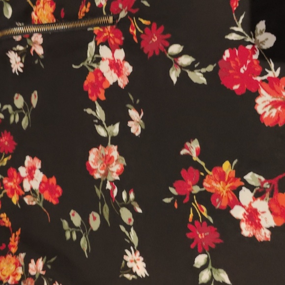 Floral Tanktop - Picture 2 of 9